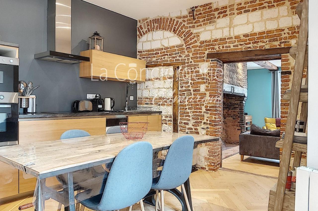 Aa13 - Le Victor Hugo - Sejour D'Exception Dans Un Appartement Historique Ault Esterno foto