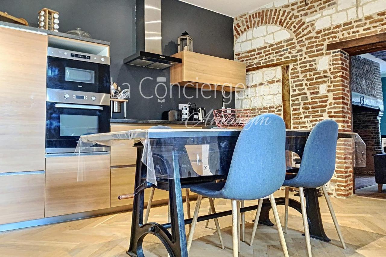 Aa13 - Le Victor Hugo - Sejour D'Exception Dans Un Appartement Historique Ault Esterno foto