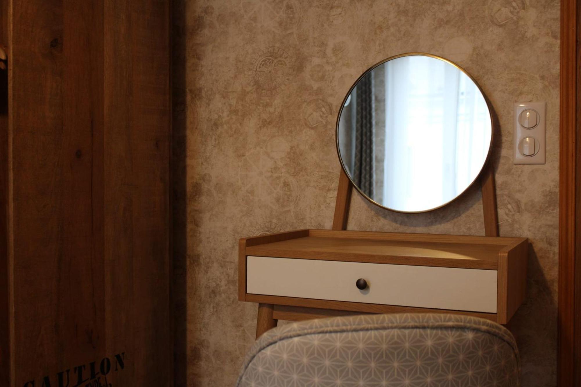 Aa13 - Le Victor Hugo - Sejour D'Exception Dans Un Appartement Historique Ault Esterno foto